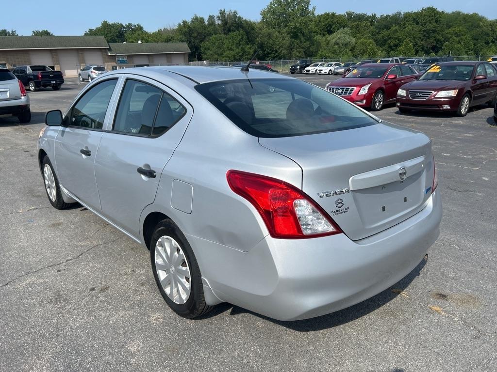 Nissan Versa 1.6 S Sedan 2012