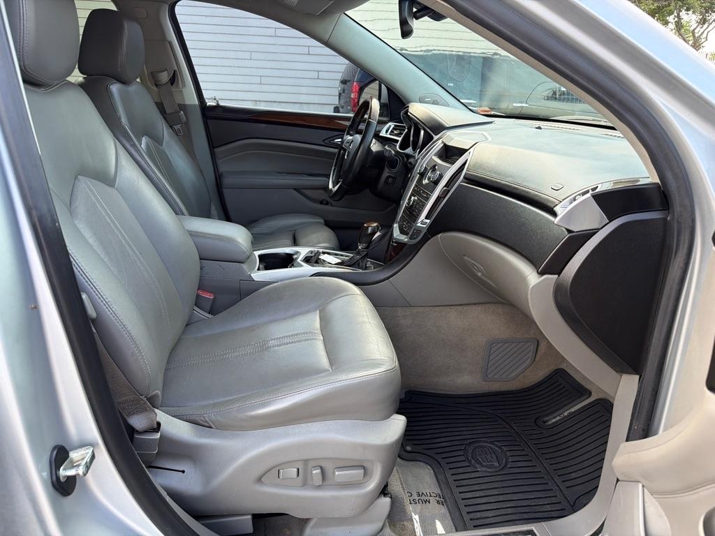 Cadillac SRX Luxury 2012