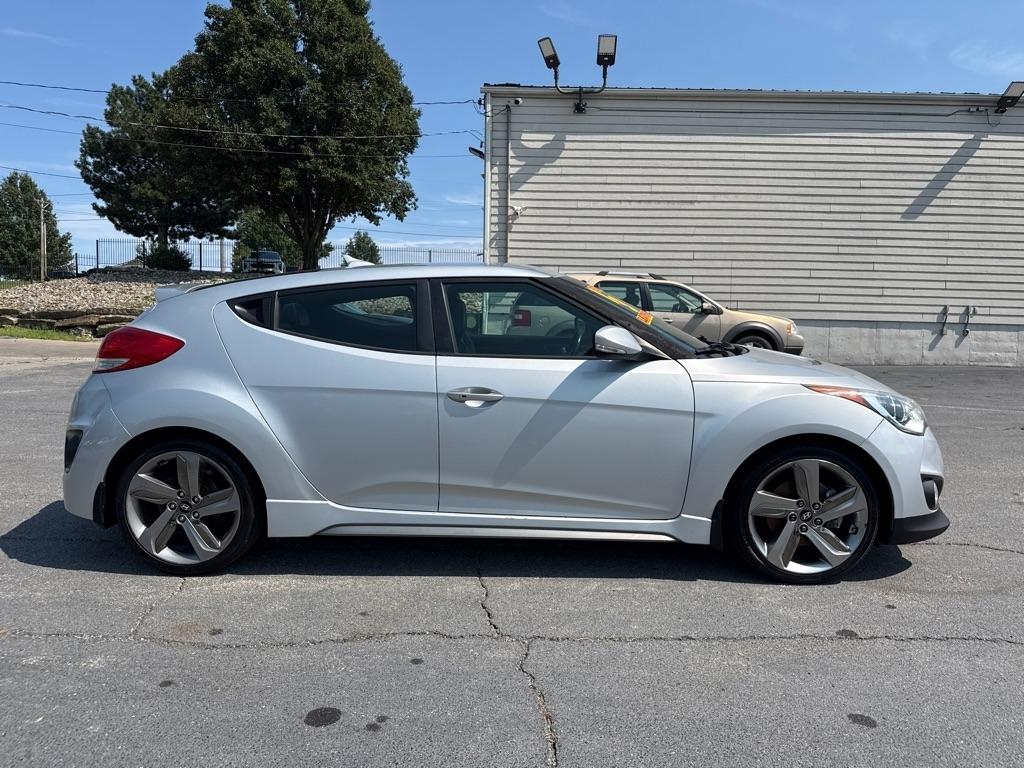 Hyundai Veloster Base 2013