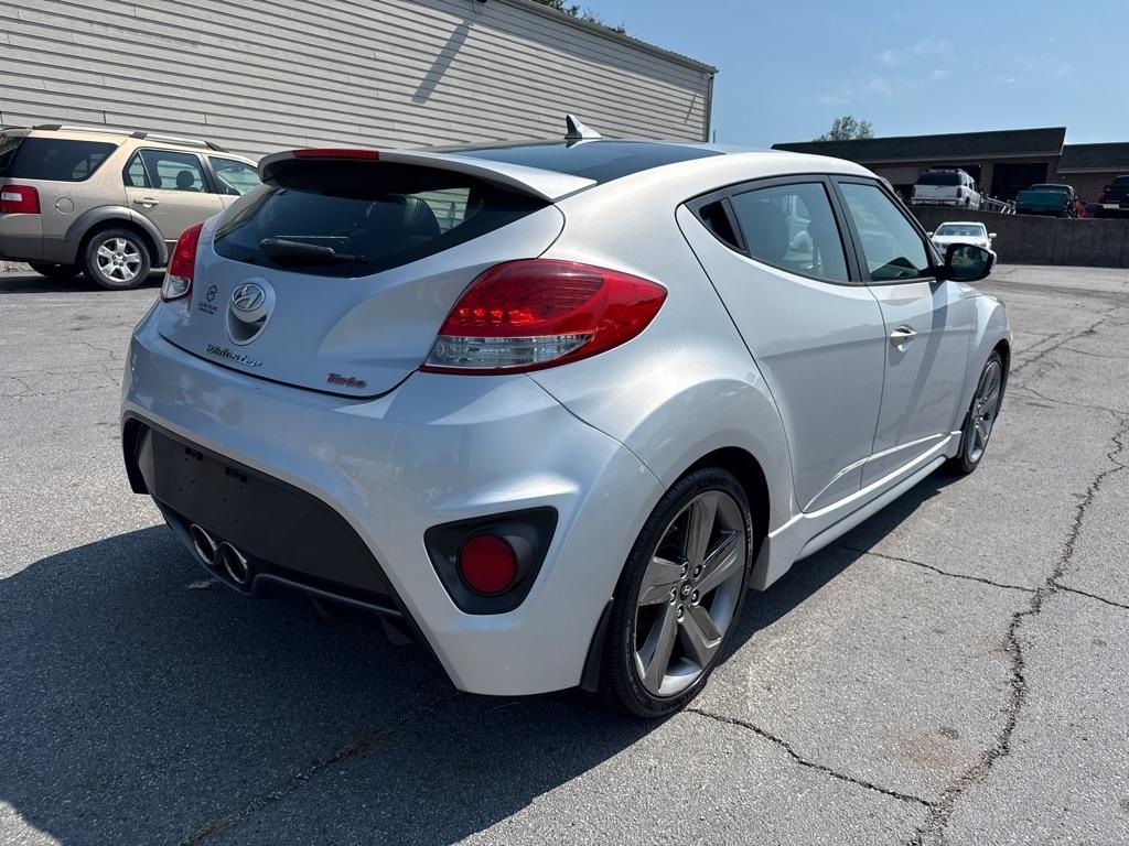 Hyundai Veloster Base 2013