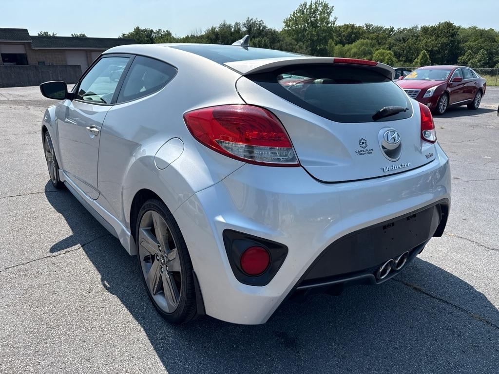 Hyundai Veloster Base 2013