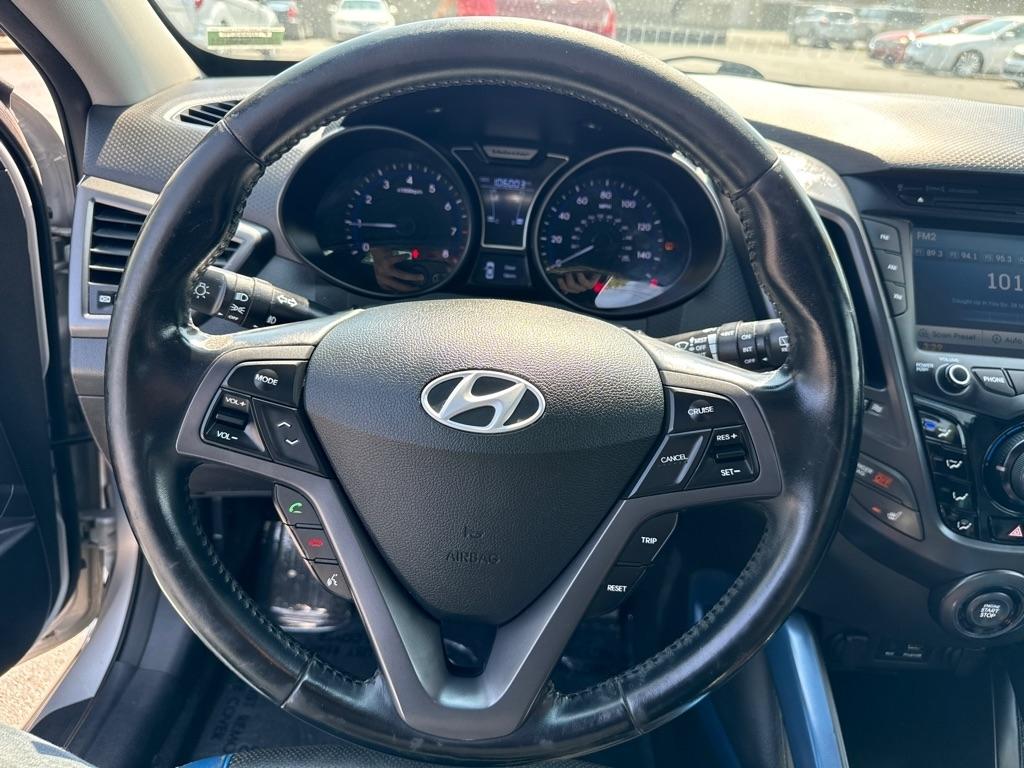 Hyundai Veloster Base 2013