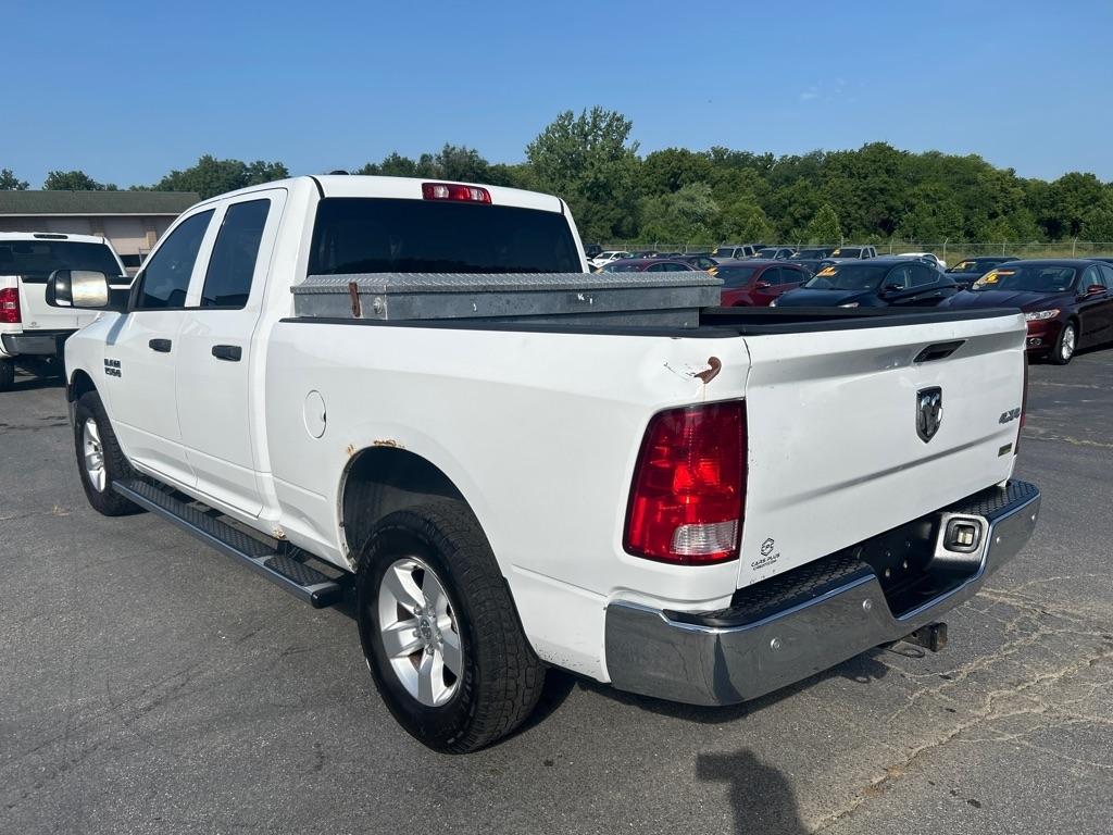 RAM 1500 Tradesman Quad Cab 4WD 2015