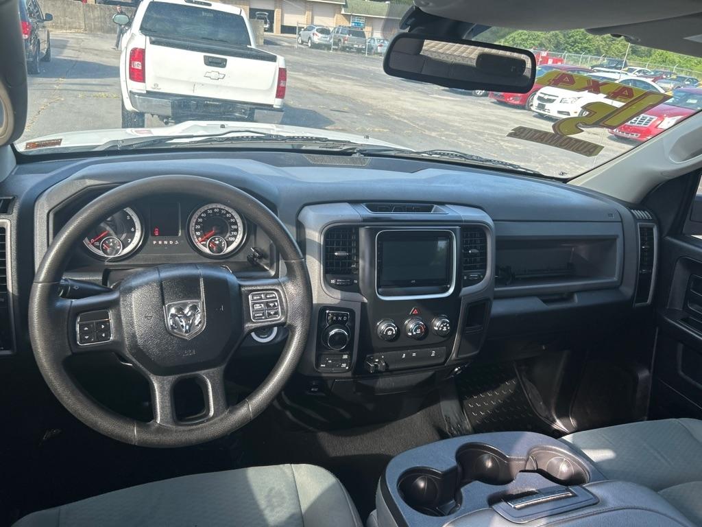 RAM 1500 Tradesman Quad Cab 4WD 2015