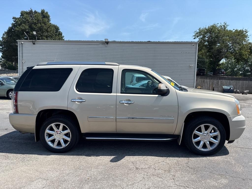 GMC Yukon Denali 4WD 2012