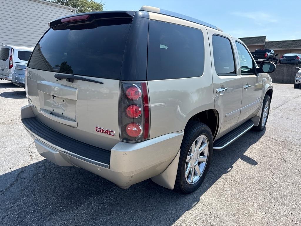 GMC Yukon Denali 4WD 2012