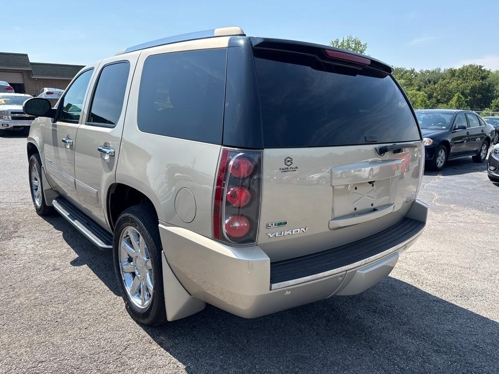 GMC Yukon Denali 4WD 2012