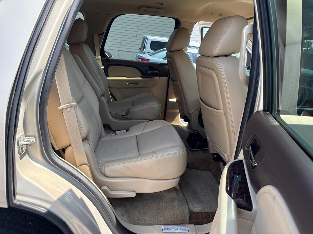 GMC Yukon Denali 4WD 2012