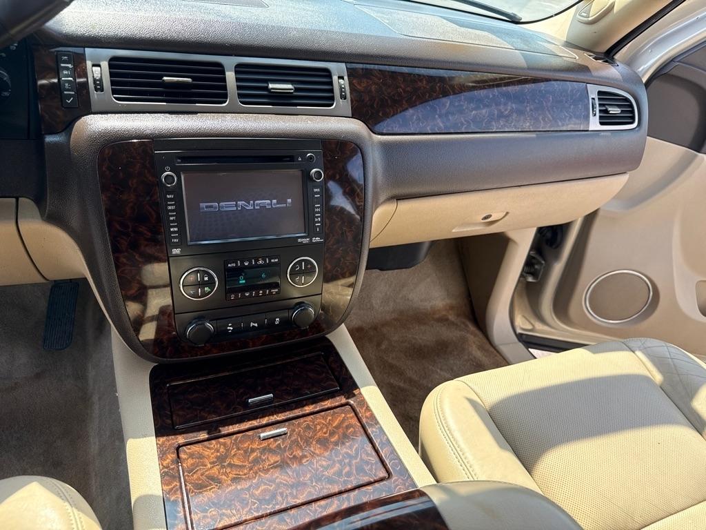 GMC Yukon Denali 4WD 2012