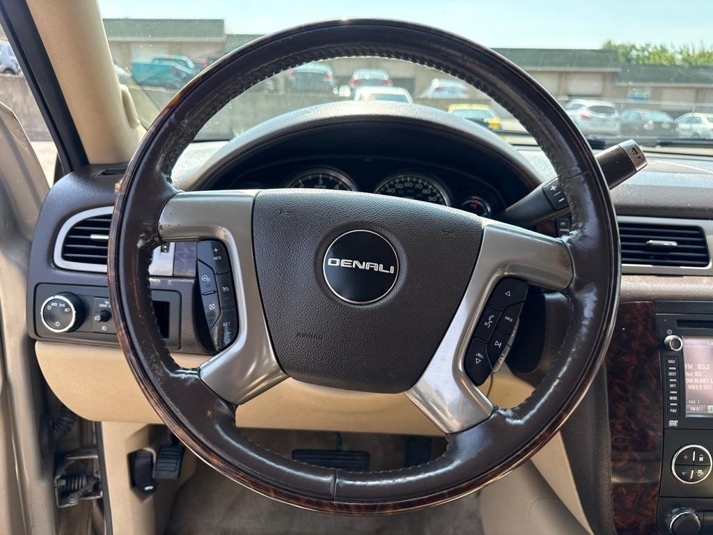 GMC Yukon Denali 4WD 2012