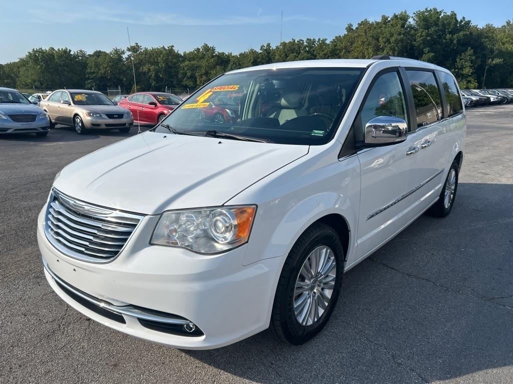 Chrysler Town & Country Limited 2014