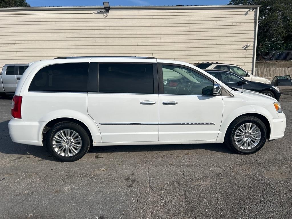 Chrysler Town & Country Limited 2014