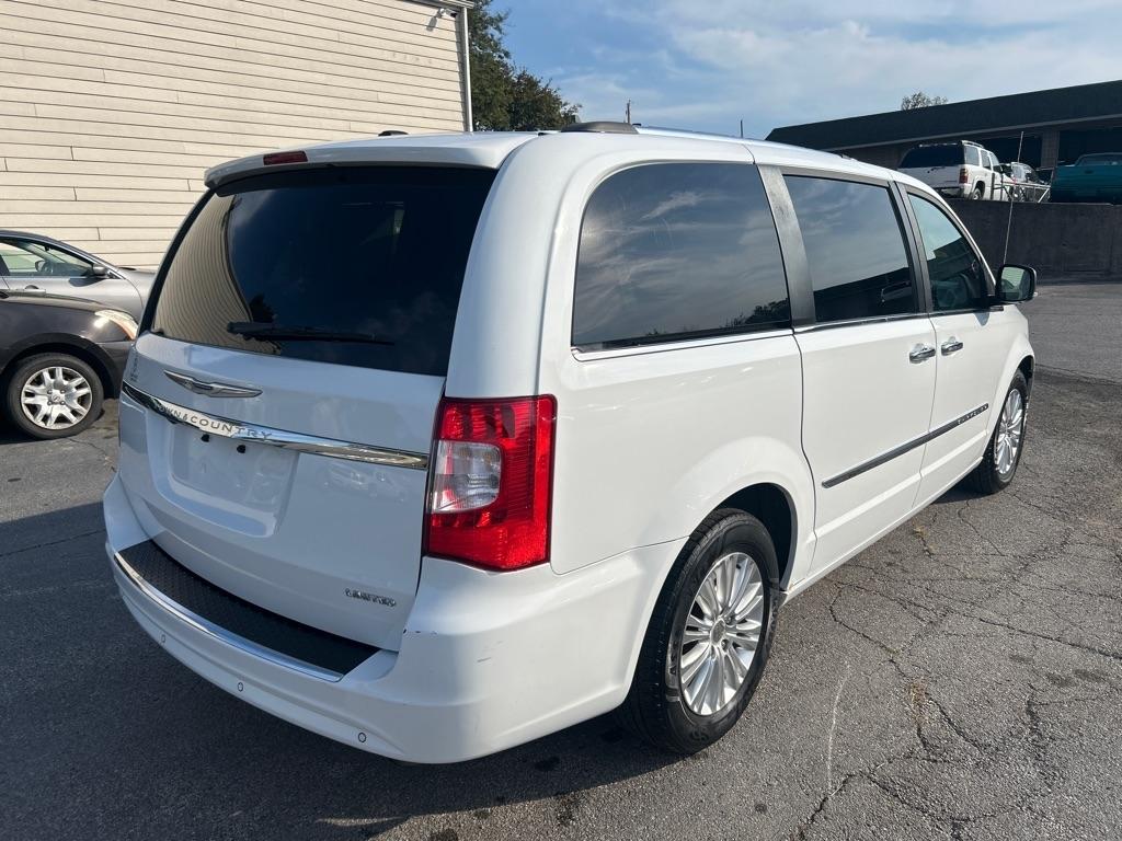 Chrysler Town & Country Limited 2014