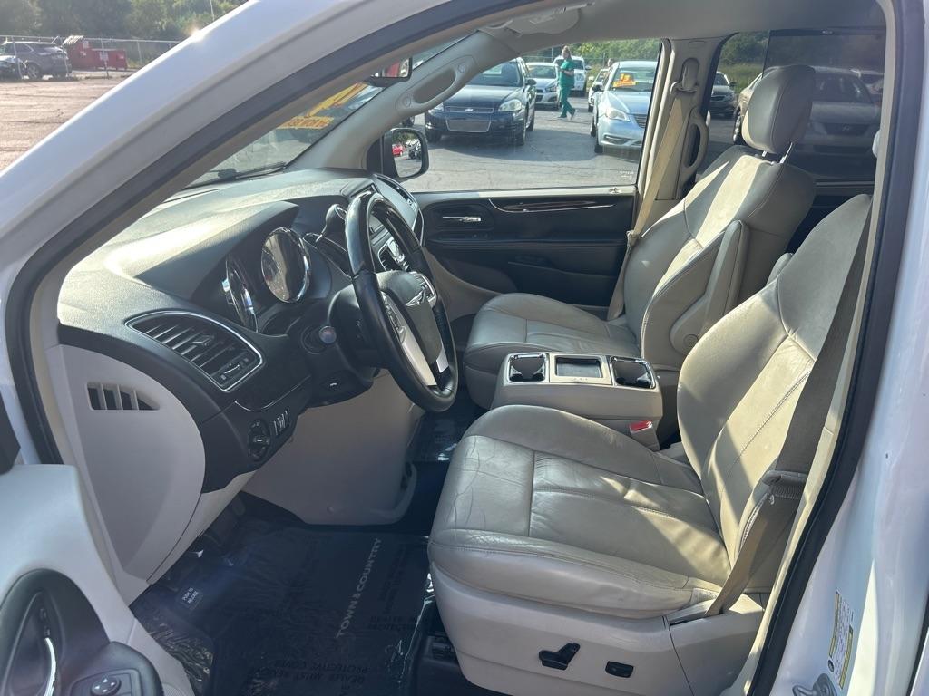 Chrysler Town & Country Limited 2014