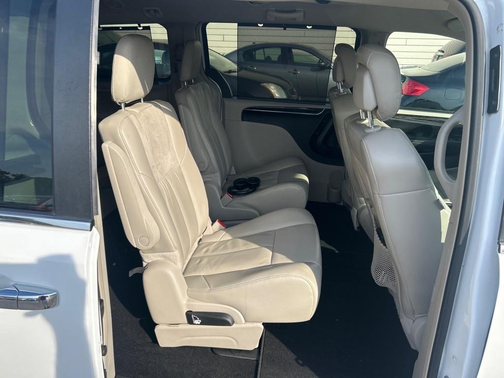 Chrysler Town & Country Limited 2014