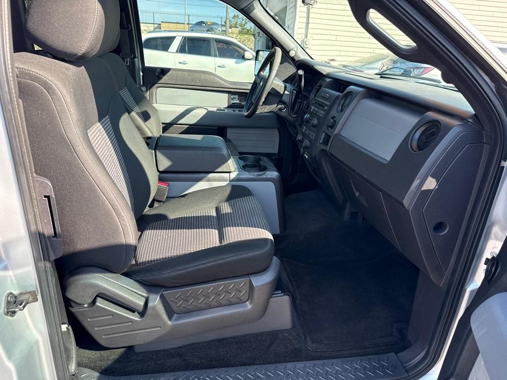 Ford F-150 XL SuperCab 8-ft. Bed 2WD 2014