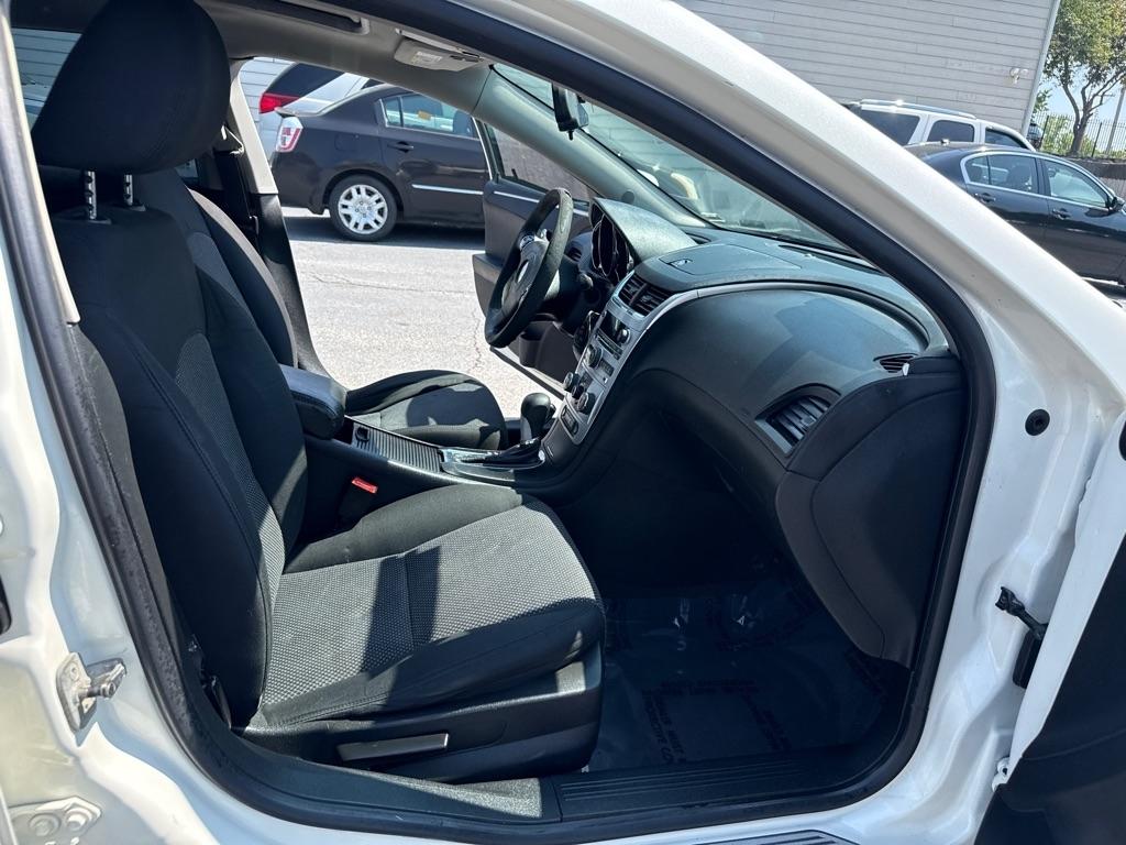 Chevrolet Malibu 1LT 2011