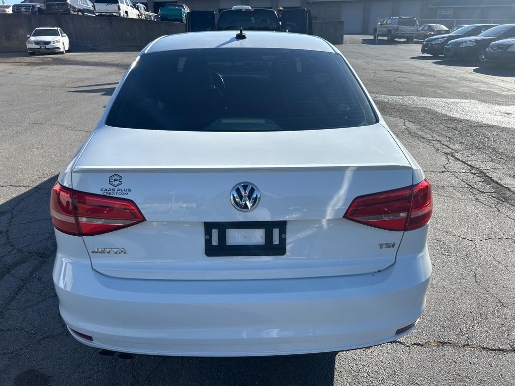 Volkswagen Jetta SE 6A 2015