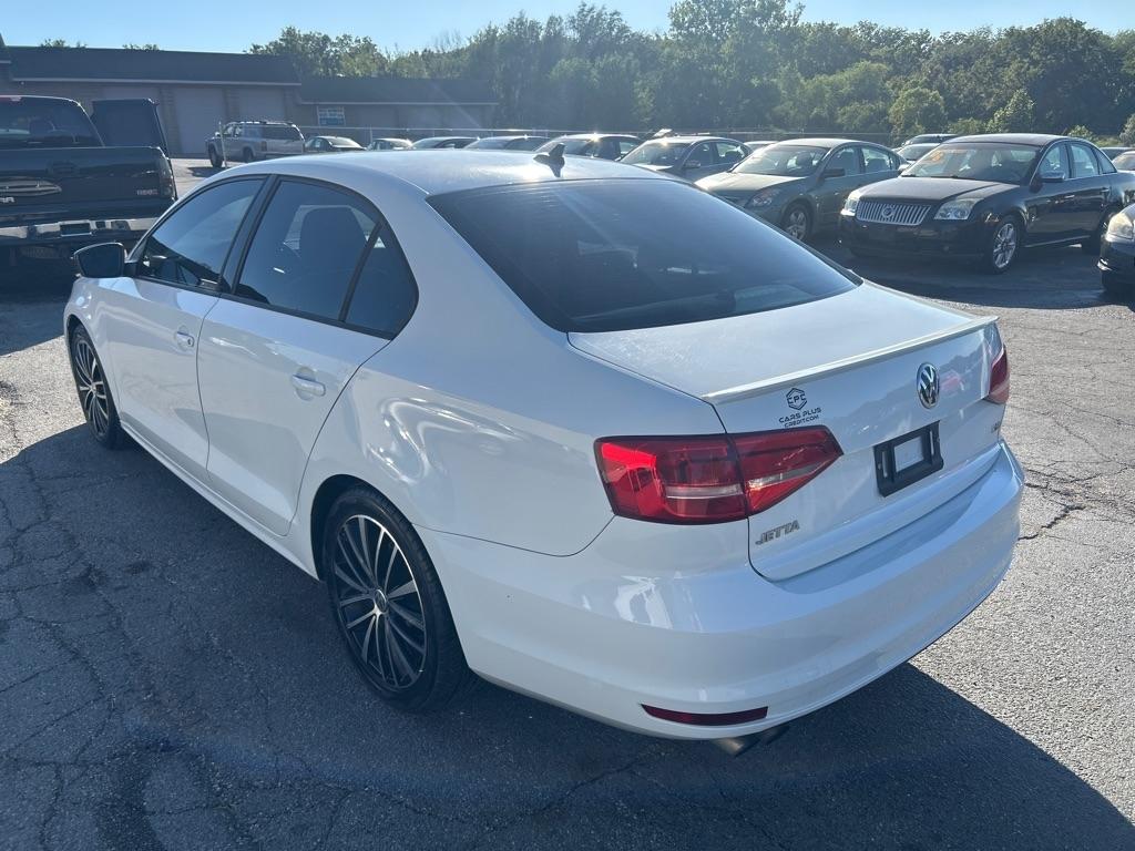 Volkswagen Jetta SE 6A 2015