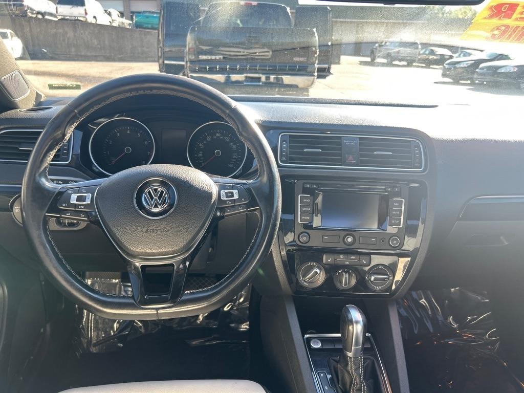 Volkswagen Jetta SE 6A 2015