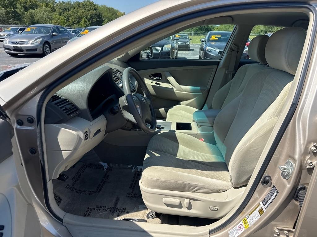 Toyota Camry SE 5-Spd AT 2009