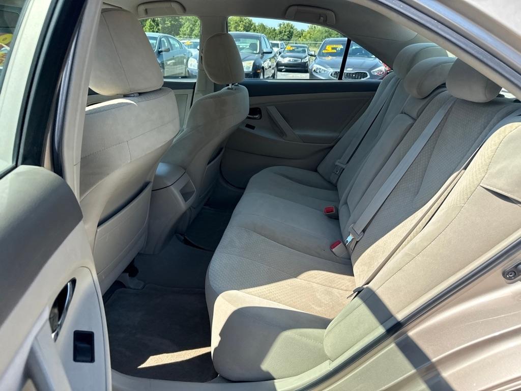 Toyota Camry SE 5-Spd AT 2009