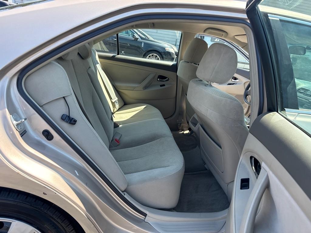 Toyota Camry SE 5-Spd AT 2009