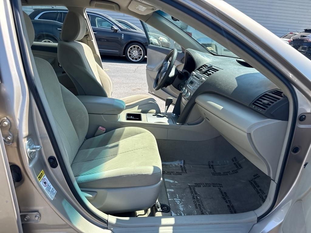 Toyota Camry SE 5-Spd AT 2009