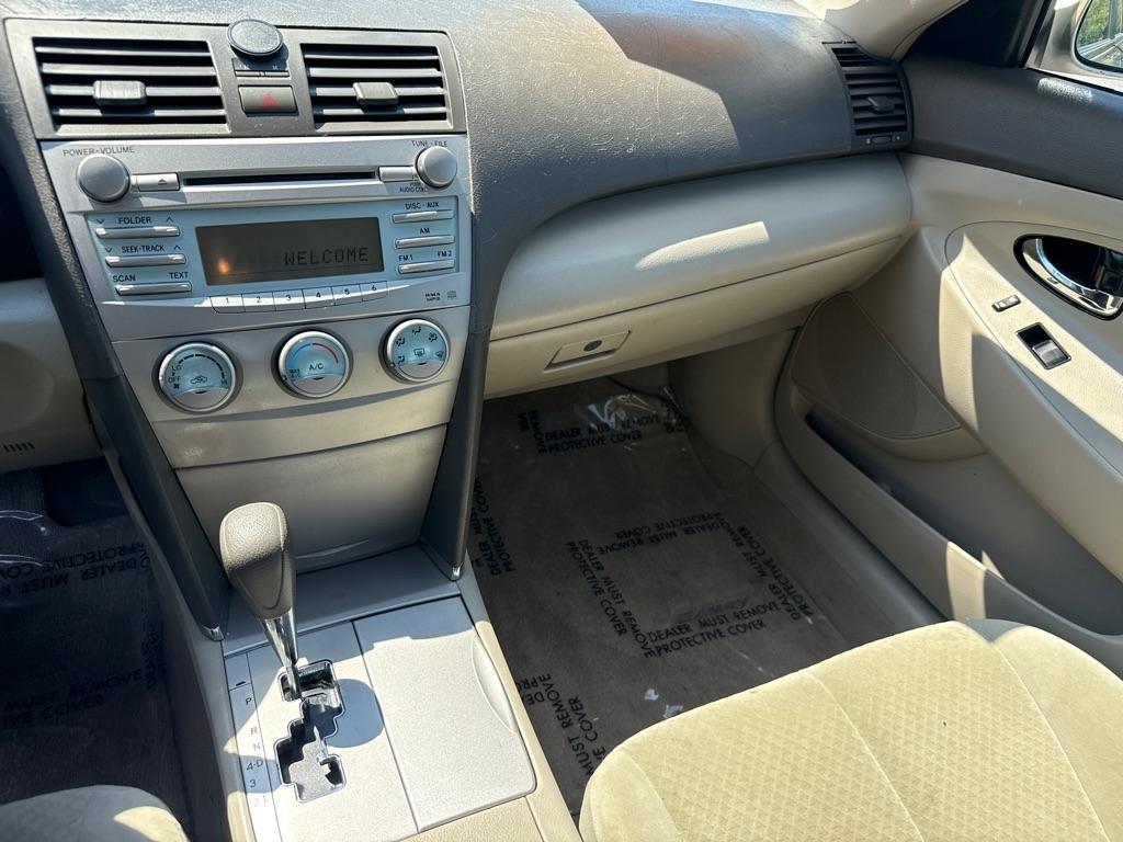 Toyota Camry SE 5-Spd AT 2009