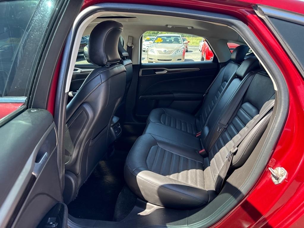Ford Fusion SE 2016