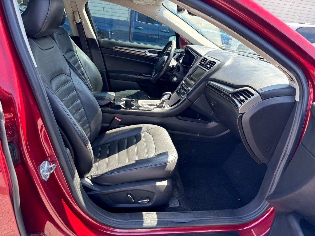 Ford Fusion SE 2016