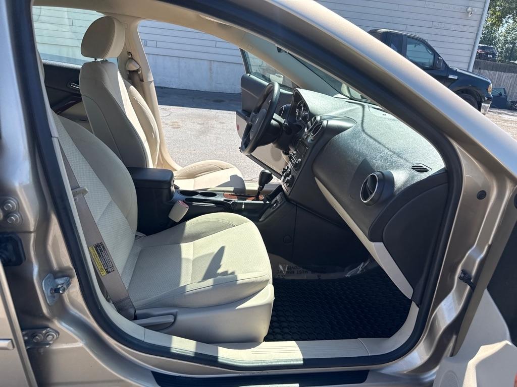Pontiac G6 Base 2005