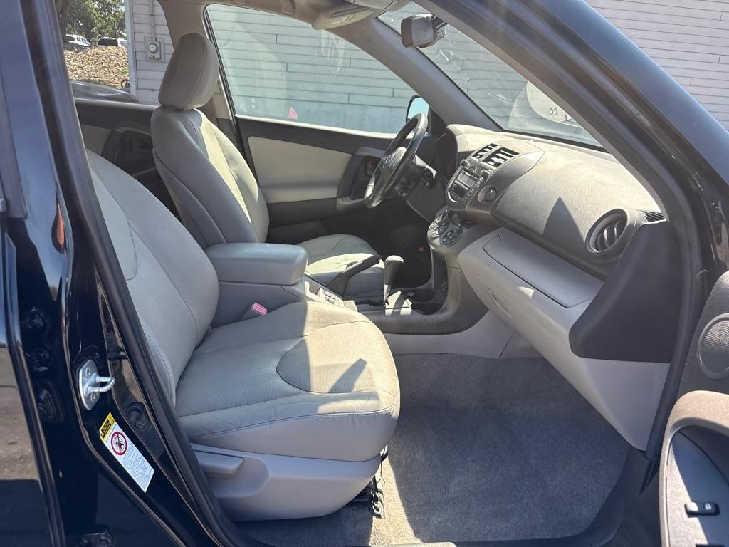 Toyota RAV4 Limited I4 2WD 2009