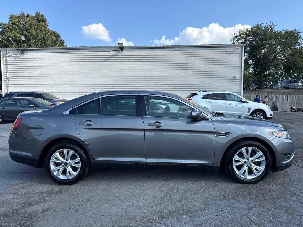 Ford Taurus SEL FWD 2012