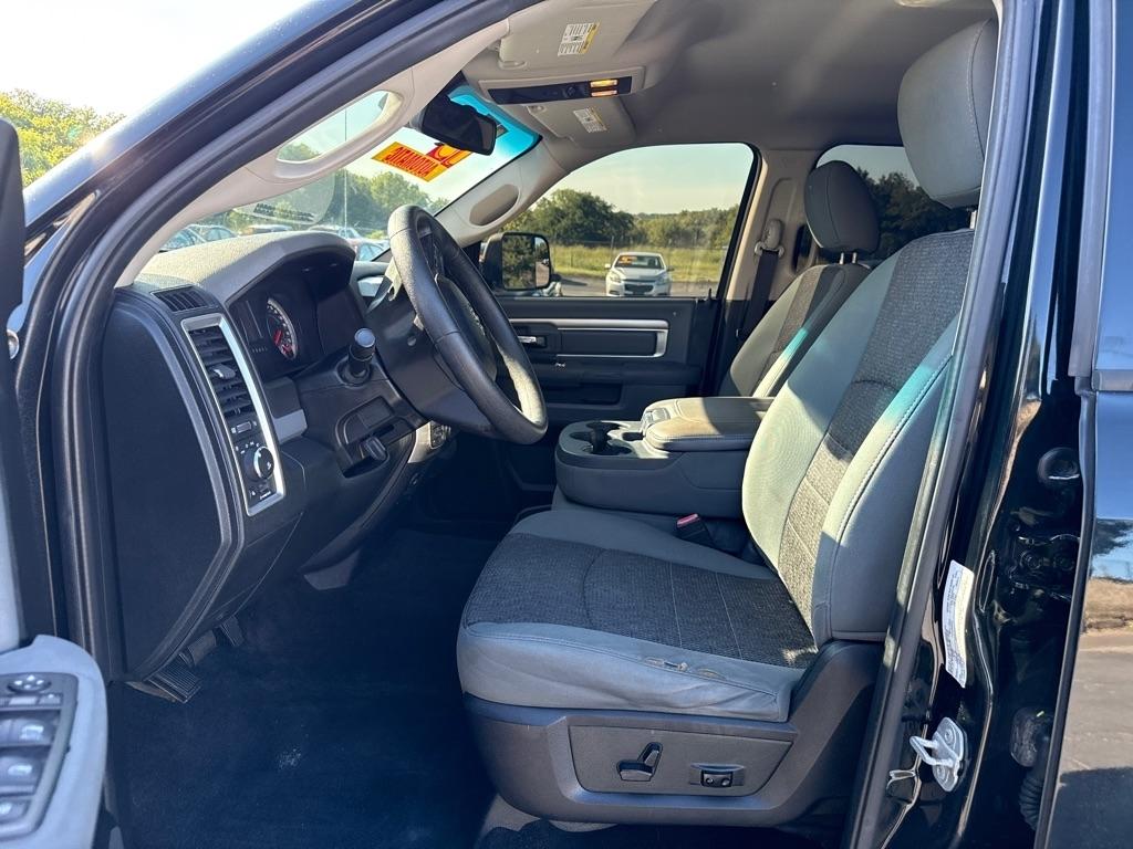 RAM 1500 SLT Crew Cab LWB 4WD 2015