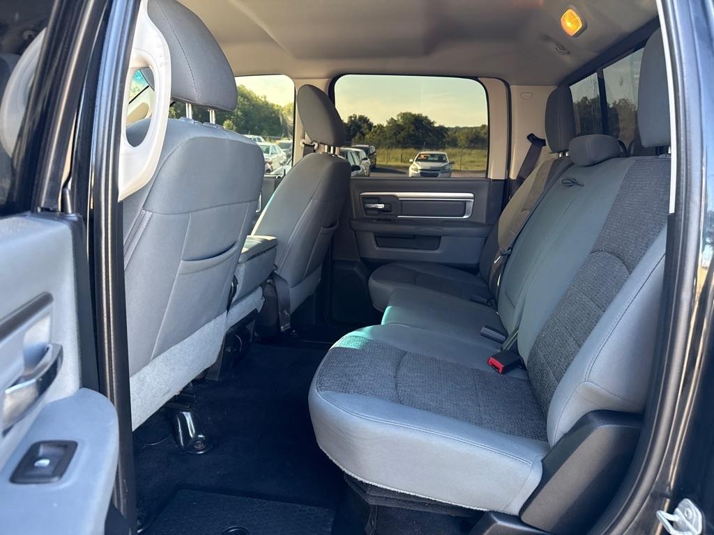 RAM 1500 SLT Crew Cab LWB 4WD 2015