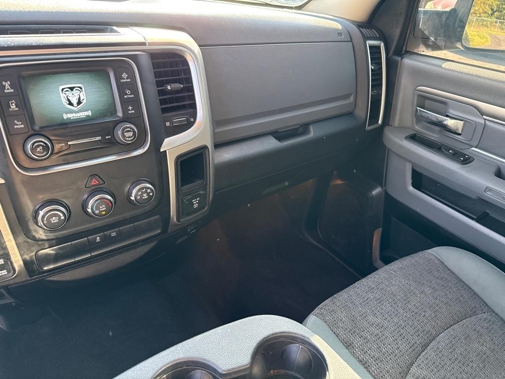 RAM 1500 SLT Crew Cab LWB 4WD 2015