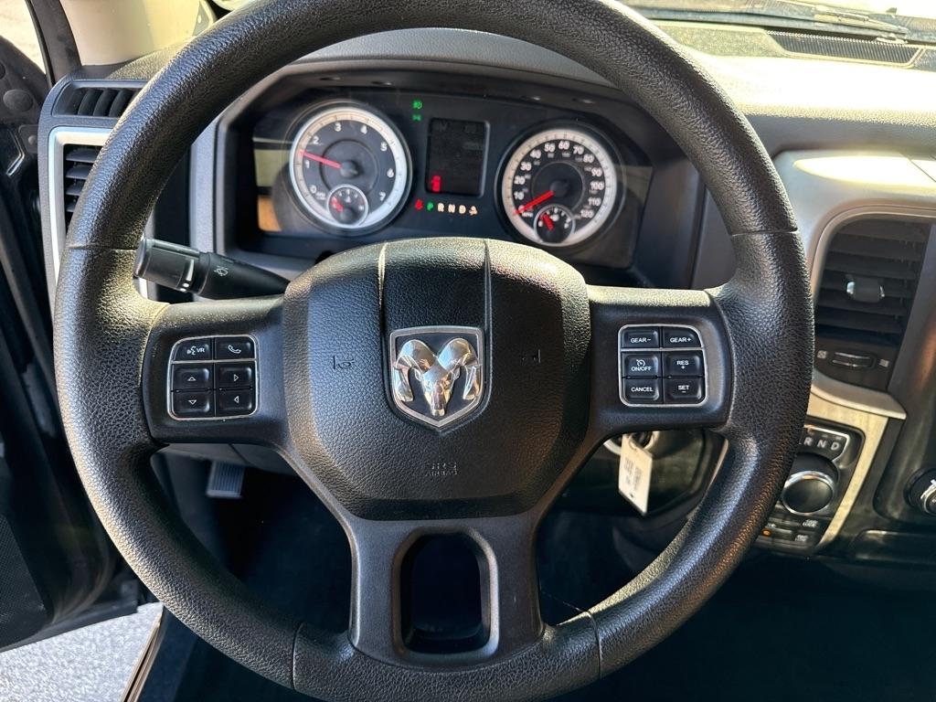 RAM 1500 SLT Crew Cab LWB 4WD 2015