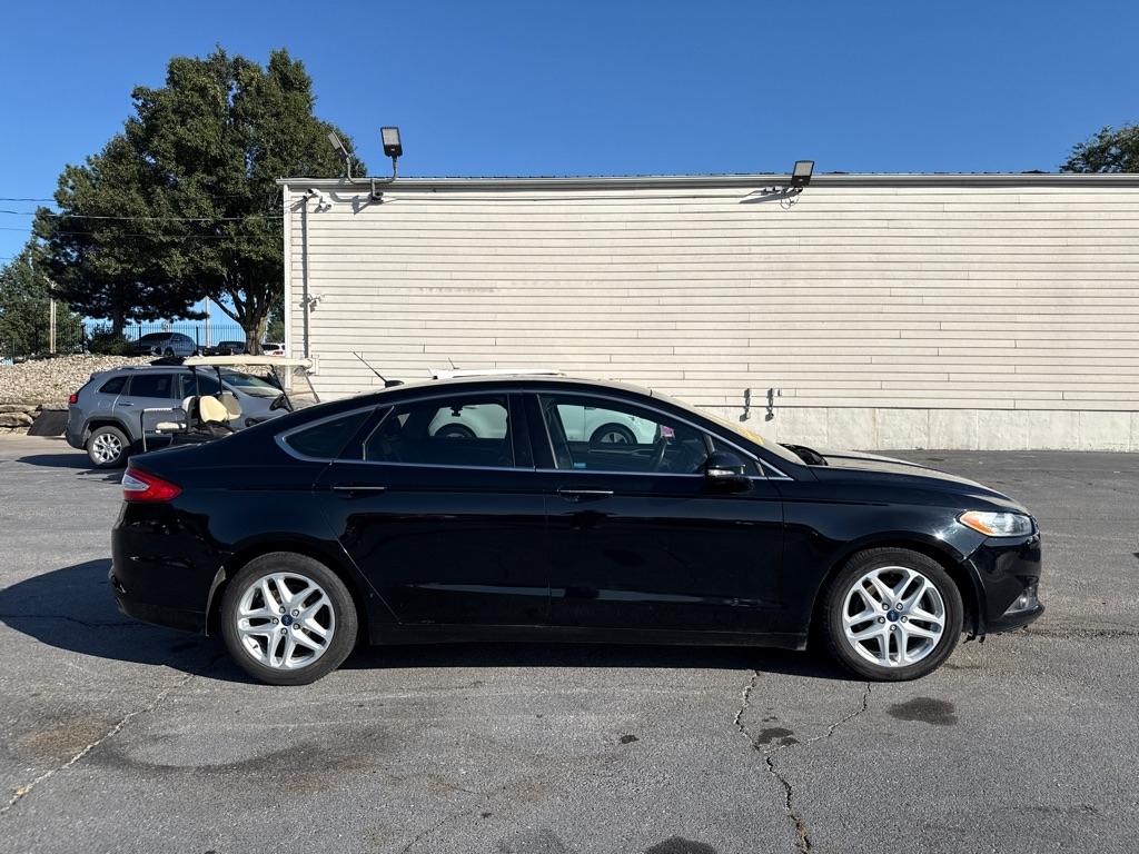 Ford Fusion SE 2016