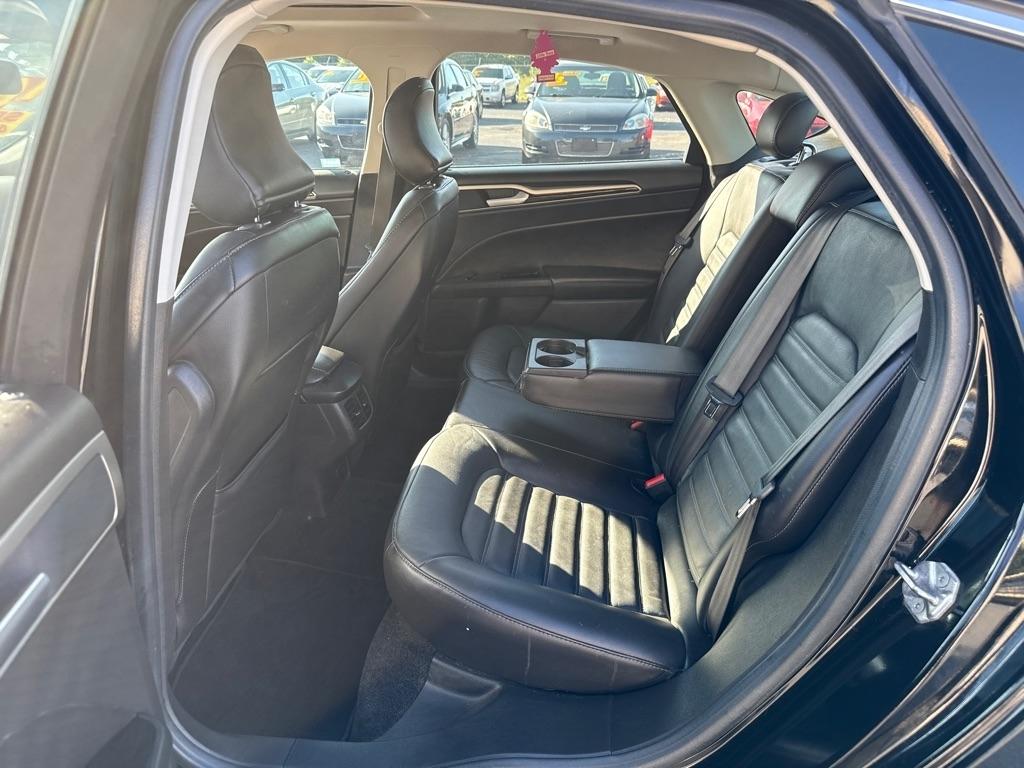 Ford Fusion SE 2016