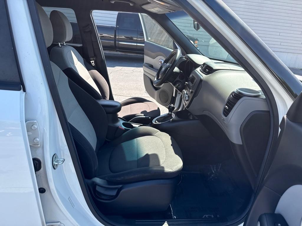 Kia Soul Base 6A 2016
