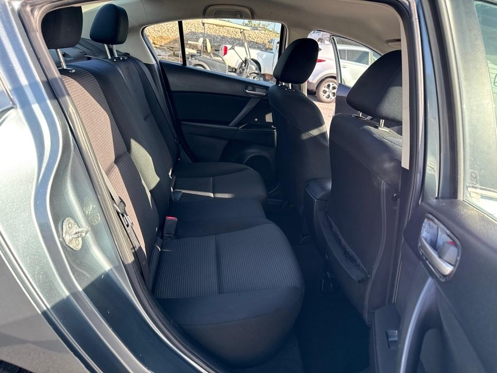 Mazda MAZDA3 i Sport 4-Door 2013