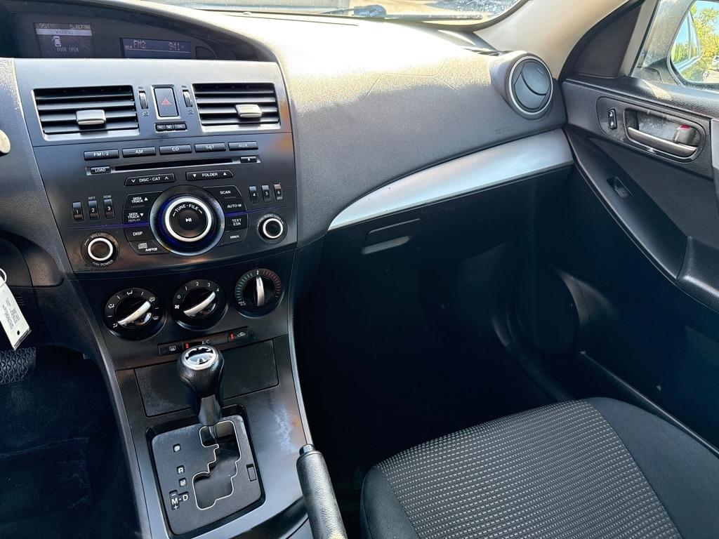 Mazda MAZDA3 i Sport 4-Door 2013