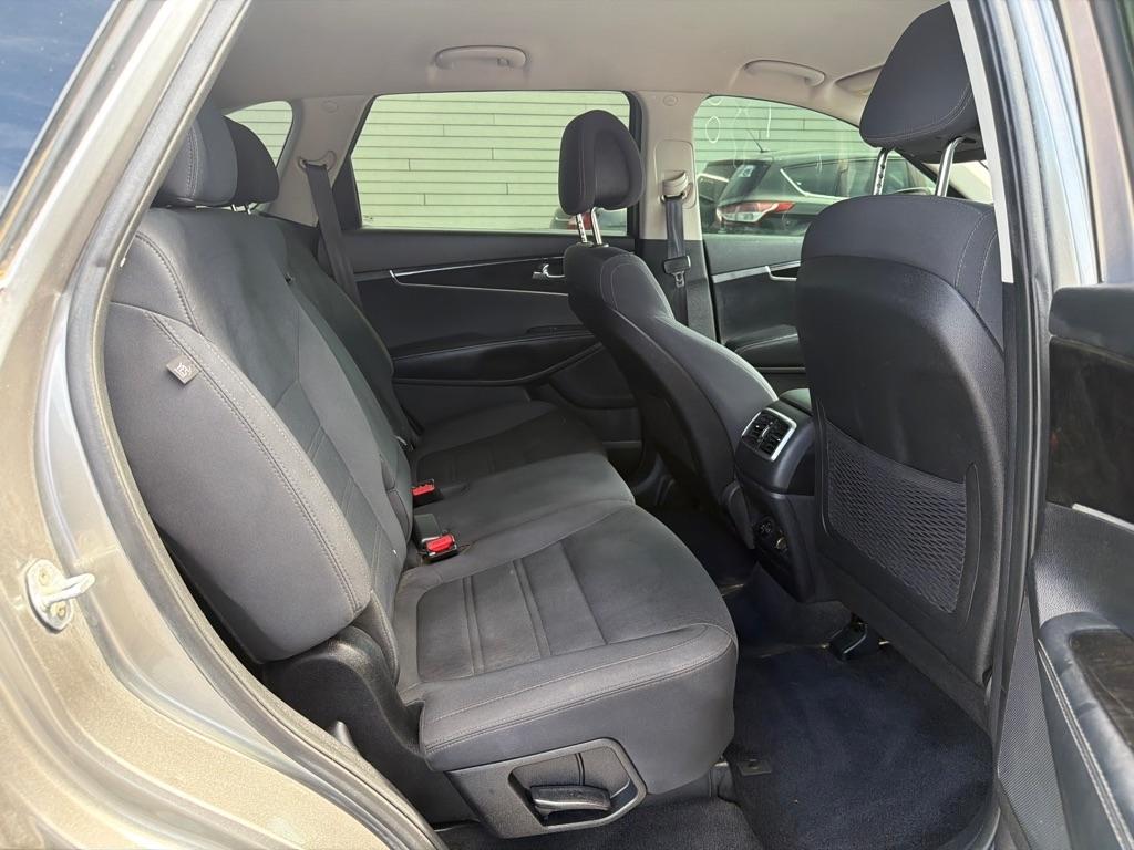 Kia Sorento LX V6 2WD 2017