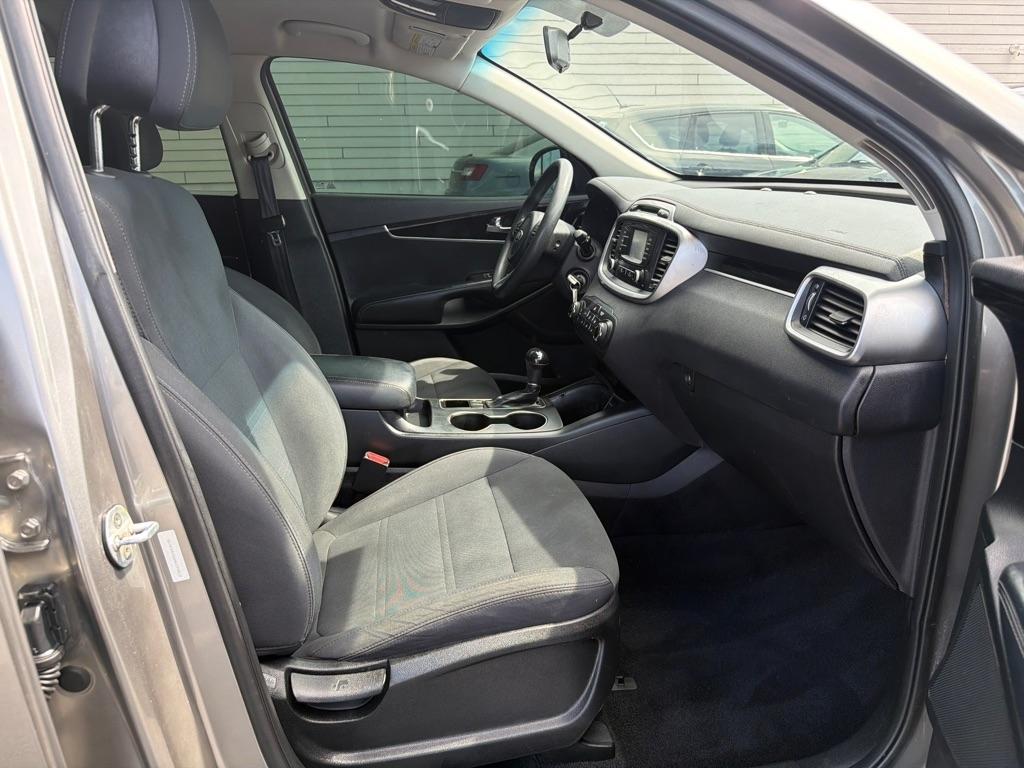 Kia Sorento LX V6 2WD 2017