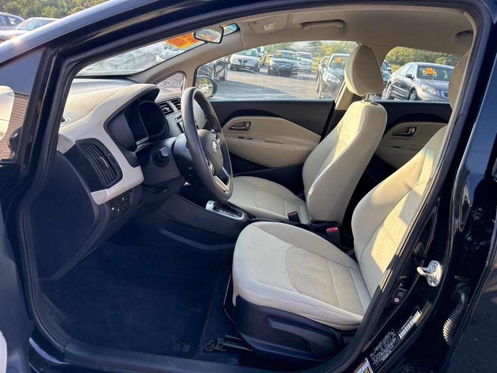 Kia Rio LX 2012