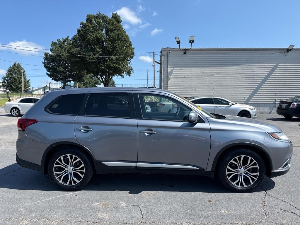 Mitsubishi Outlander SE 2WD 2017