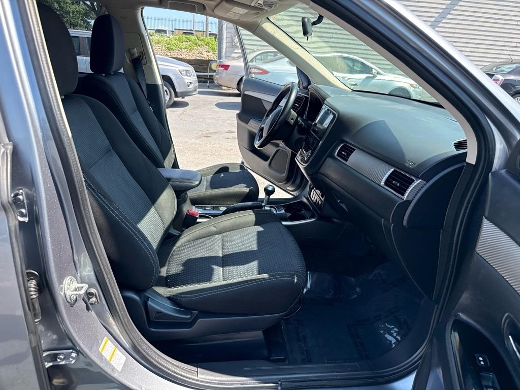 Mitsubishi Outlander SE 2WD 2017