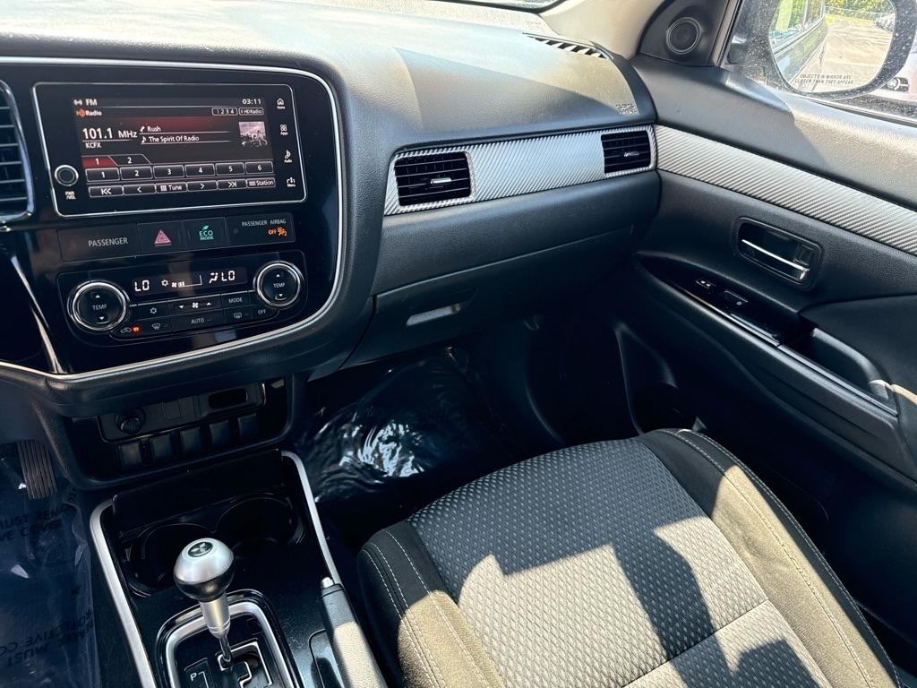 Mitsubishi Outlander SE 2WD 2017