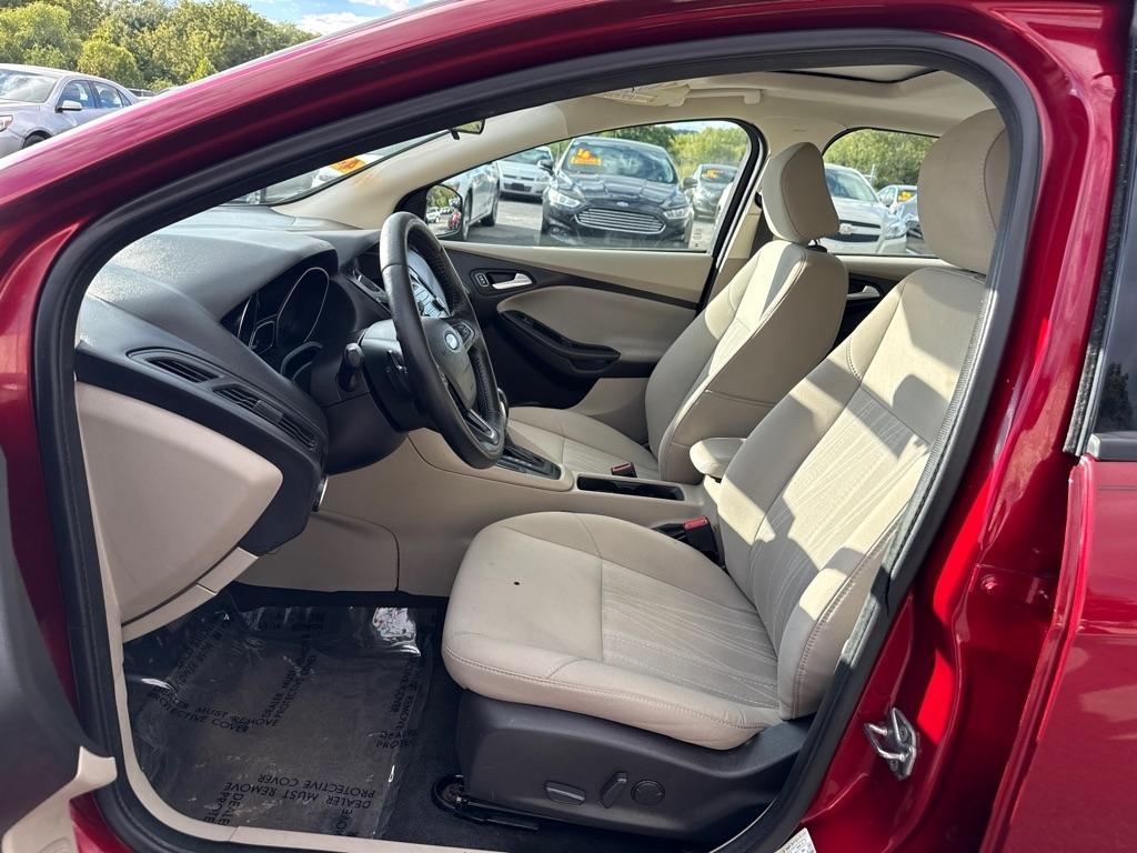 Ford Focus SE Sedan 2016